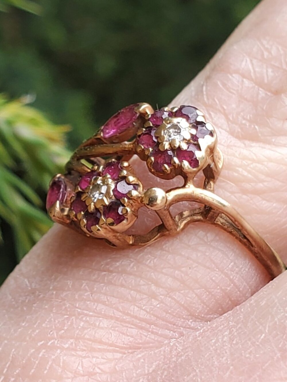 Vintage 10K Yellow Gold Diamond & Rhodolite Garnets Floral Bypass Ring Size 7 - Picture 4 of 13